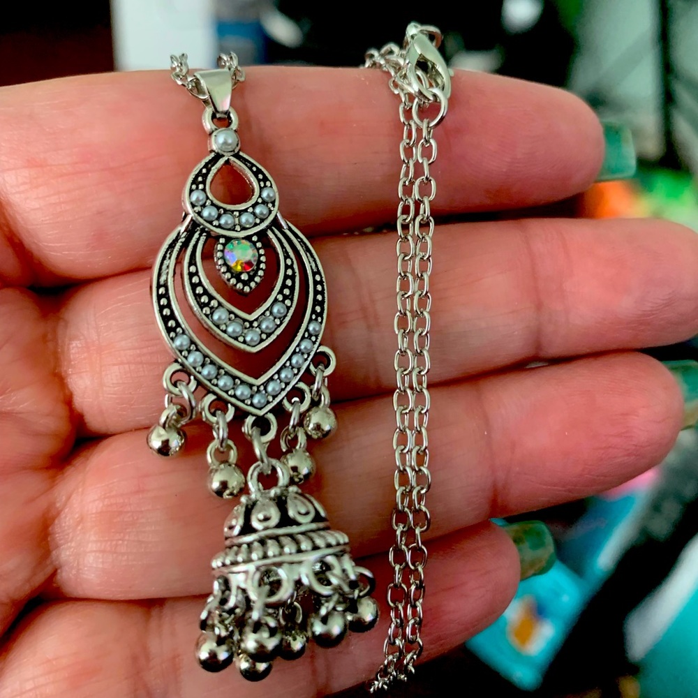 Women’s necklace